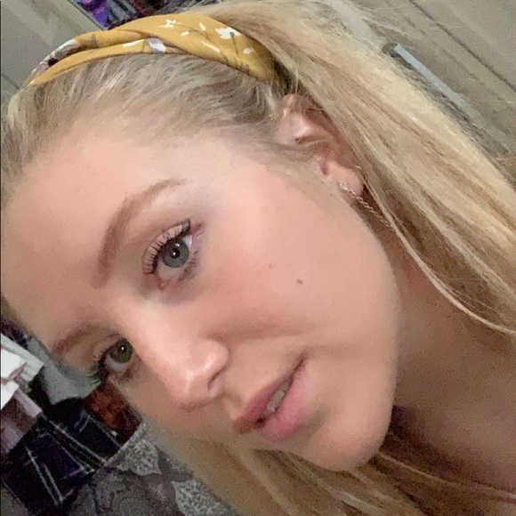 Meet your Posher, Chloe - Picture 1 of 1